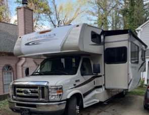 Coachmen RV Leprechaun 240FS Ford 450