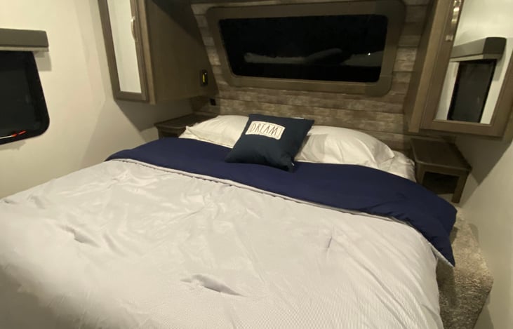 Main Bedroom with King size bed.