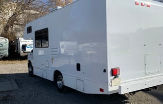 2017 Thor Motor Coach Four Winds 23A Grizzly5