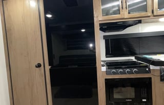 2025 Grey Wolf Fully Loaded & Pets Friendly