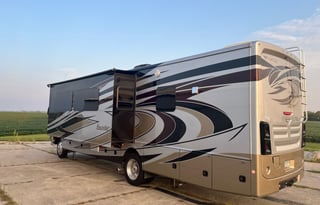 2018 Fleetwood Bounder 35K