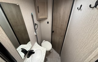 Sleep 6 - Luxury Family Fun RV Coachmen