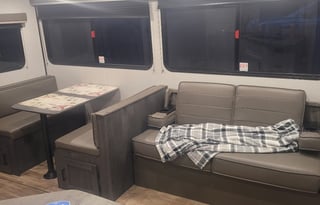 Adventurous 2023 Keystone Hideout: Sleeps 8