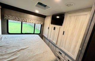 Enjoy a cruise in "CRUZ"! *TAILGATER'S DELIGHT!*