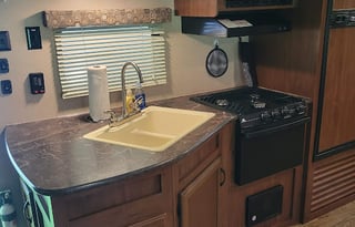 MOJO's Spacious Jayco Jayflight
