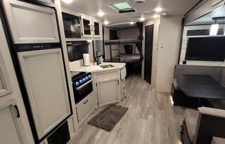 "Glacier" Happy Glamper