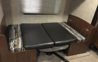 AGA 2 -	2017 Jayco Jay Flight SLX 245RLSW