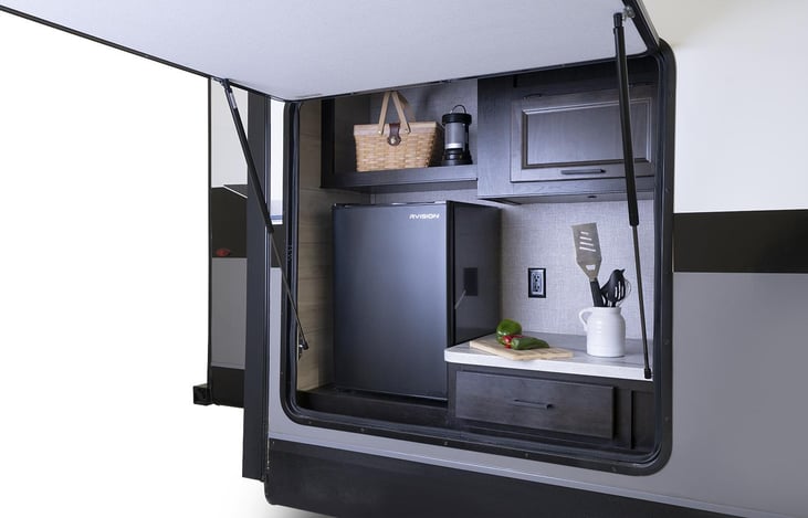 Outdoor Kitchen with mini fridge