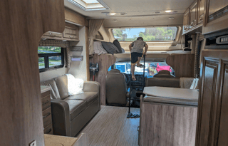 Family Adventure on Wheels 2019 Jayco Greyhawk