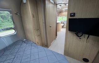 "Sky Glider" Airstream Flying Cloud 25FB