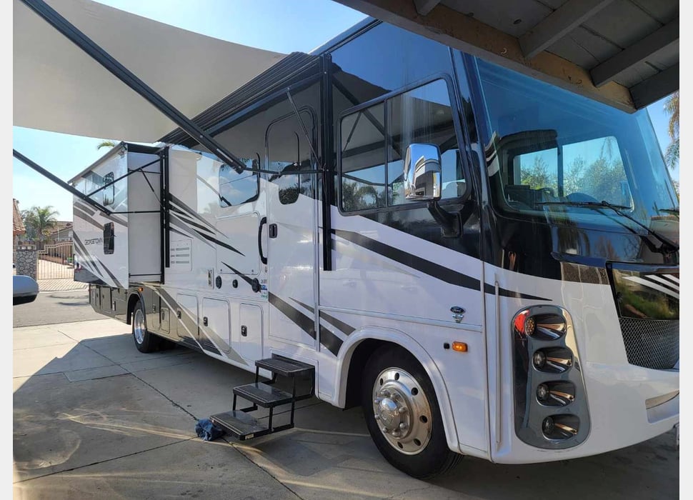 Class A Motor Home rentals in Canyon Lake
