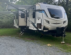 Coachmen RV Freedom Express Liberty Edition 326BHDSLE