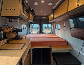 Winnebago Adventure Wagon 70SE