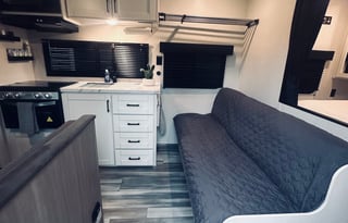 2026 Jayco Jay Flight Pet Friendly Camper Rental