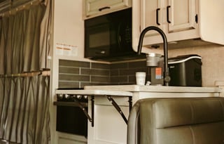 Great 30' RV that sleeps 8 comfortably