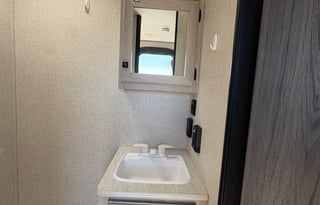 Lil Cozy Ready to Book Great for First Time RV'ers