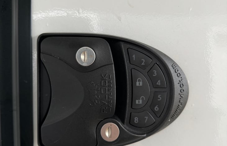 Keyless Code for easy entrance.