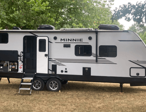 Winnebago Minnie 2301 BHS
