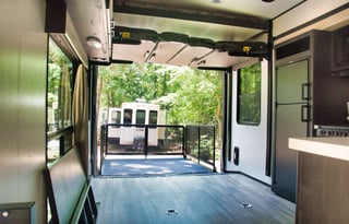 Generator / Sleeps 6  Plus / Deck