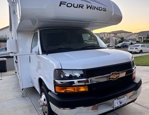 Thor Motor Coach Four Winds 25V Chevy