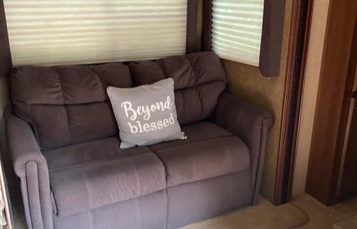 Couch that pulls out into double bed