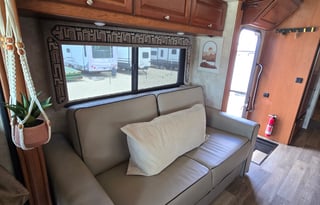 The Vista River Retreat – Sleeps 6