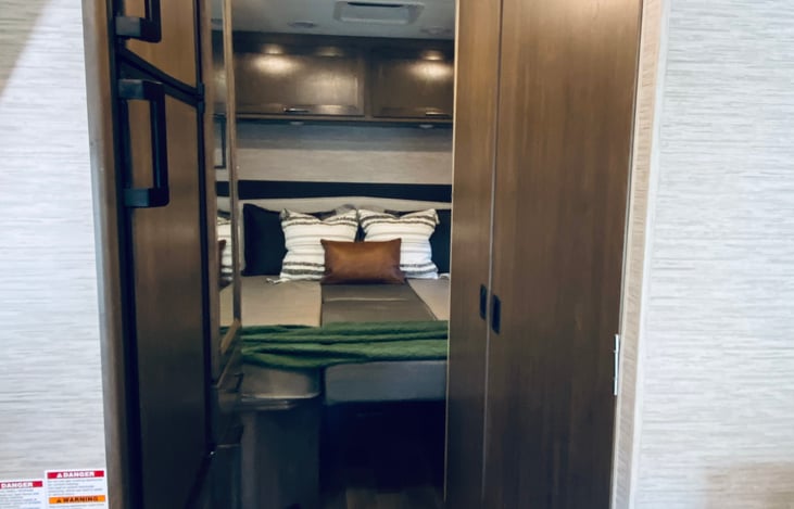 King size bed configuration