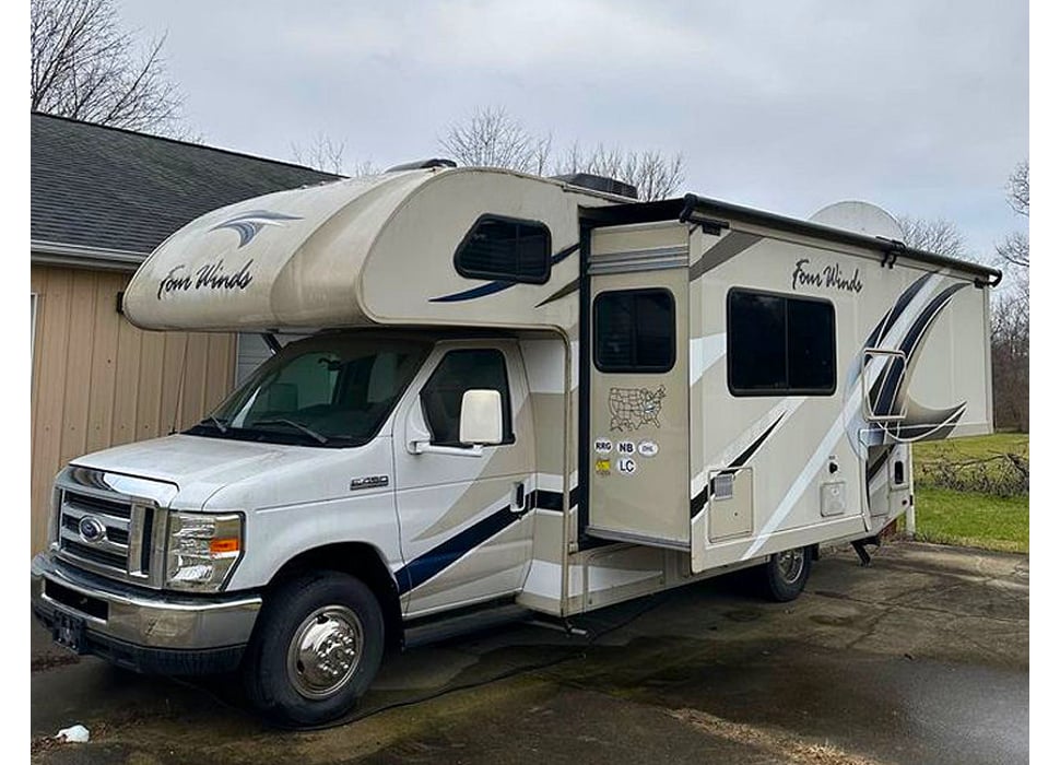 Class C Motor Home rentals in Pontiac