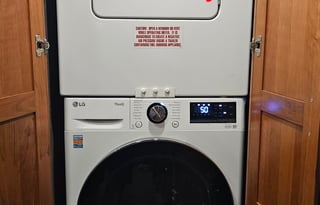 2016 Fleetwood Discovery (NEW RATES!!!)