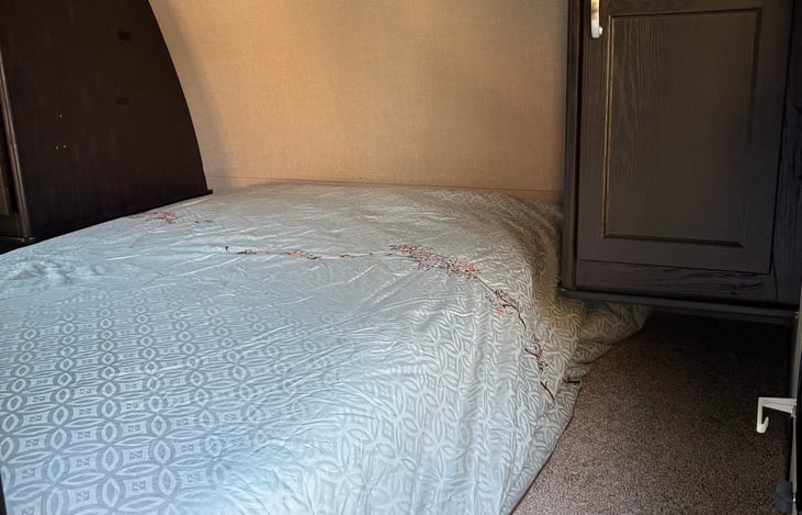 Sheets and pillows included for up to 6 people. Bring your own pillows if you have a favorite kind.