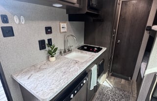 2021 Jayco 174BH Baja Edition w/solar and bunks