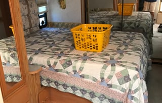 2003 Winnebago Adventurer 38N