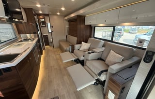 23 Winnebago View sprinter