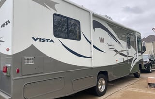 Winnebago Vista - Fully Stocked and clean!