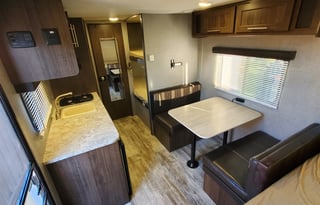 2018 CrossRoads RV Zinger Lite ZR18BH