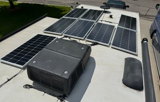 Tons of space/ sleeping option, 1600W solar system