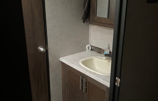 Forest River RV Cherokee Grey Wolf 27rr Toy Hauler