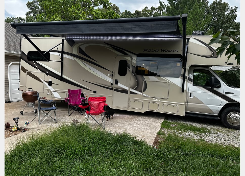 Class C Motor Home rentals in Bonner Springs