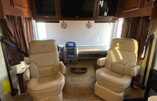 2013 Fleetwood RV Bounder 35K