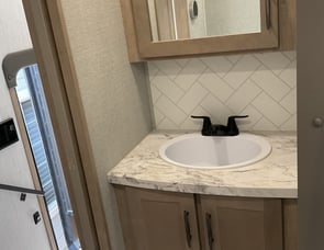 Grand Design Momentum M-Class 395MS