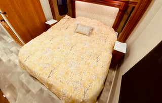 C17:Luxury SuperC Diesel-3Slide-10 SLEEPER