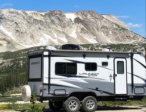 Starcraft Launch Outfitter 21FBS