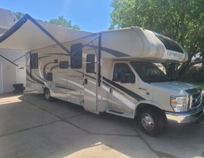 Coachmen RV Leprechaun 319MB Ford 450