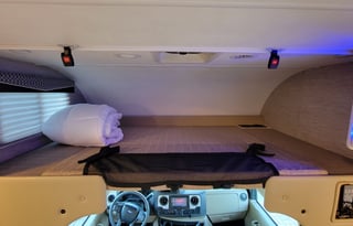 2022 Thor Chateau 28Z Easy to drive, tons of xtras