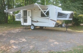 FOSTERS SHOOTING STAR 2013 STARCRAFT LAUNCH