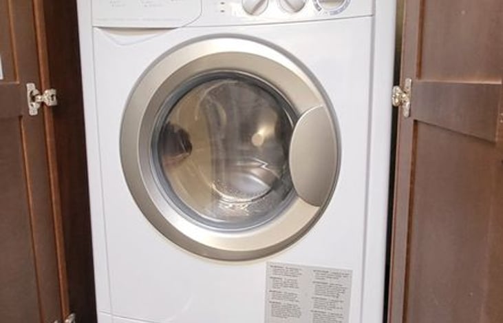 Combo washer/Dryer in rear bathroom