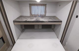 Fireside RV's FR Salem Platinum 31KQBTS Bunkhouse