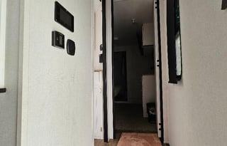 Prime Time Crusader fifth wheel 395BHL 50AMP