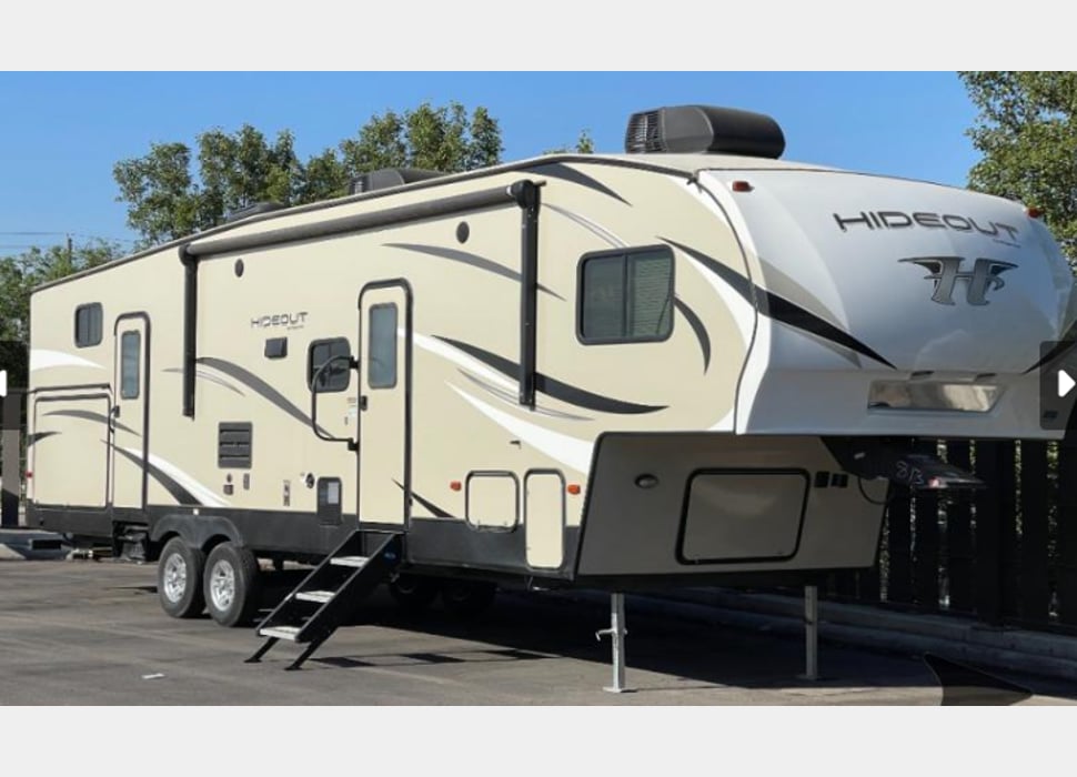 Fifth Wheel rentals in Andersonville