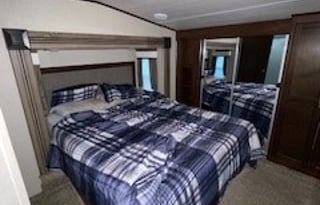 2017 Heartland Sundance 3700RLB